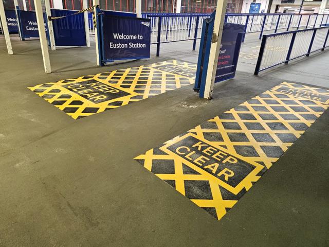 PREMARK™ safe-proofs London railway station 1